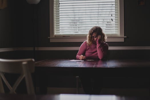 Image of sad woman.